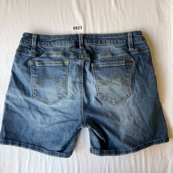 MAX Jeans Women’s Waxed Jeans Denim Shorts size 6, Blue - Picture 10 of 10